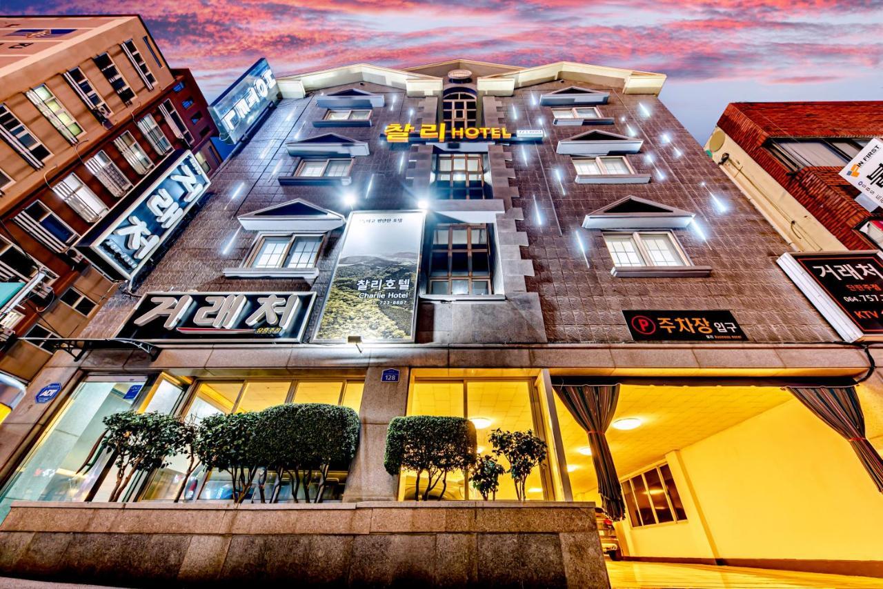Charlie Hotel Чечжу Екстер'єр фото