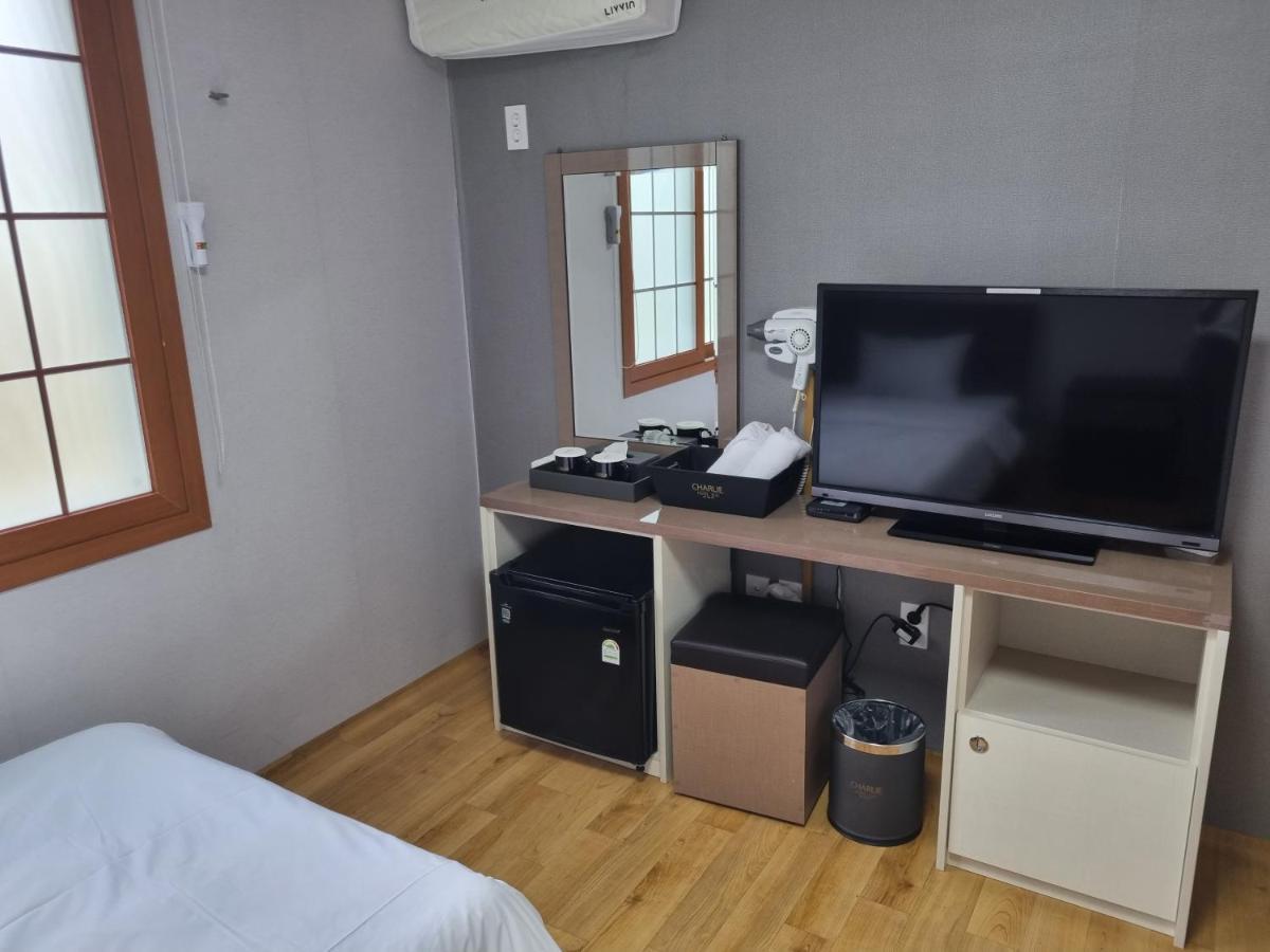 Charlie Hotel Чечжу Екстер'єр фото