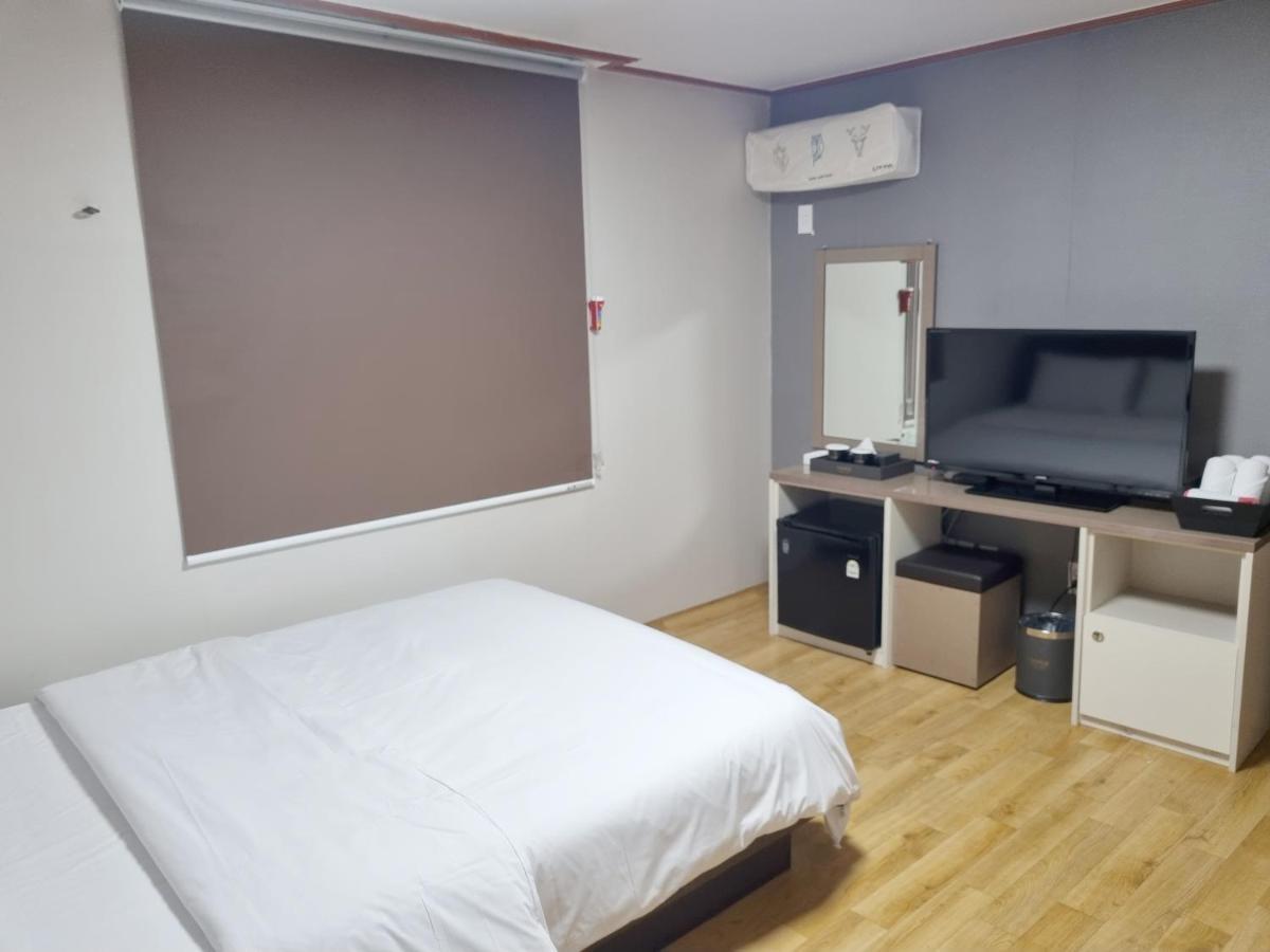 Charlie Hotel Чечжу Екстер'єр фото