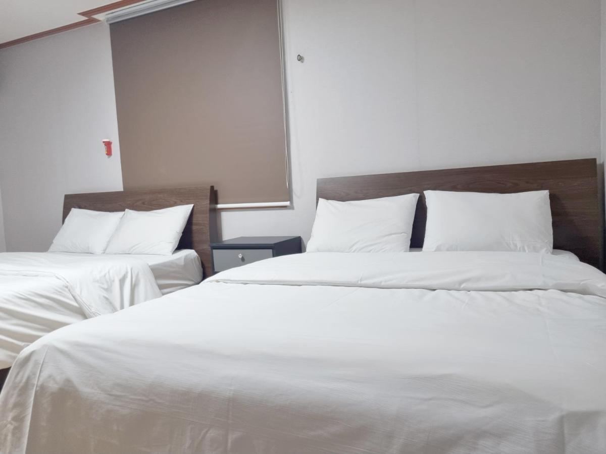 Charlie Hotel Чечжу Екстер'єр фото