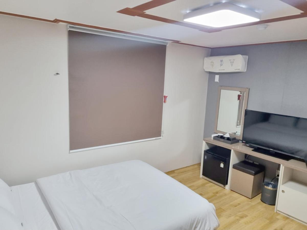 Charlie Hotel Чечжу Екстер'єр фото