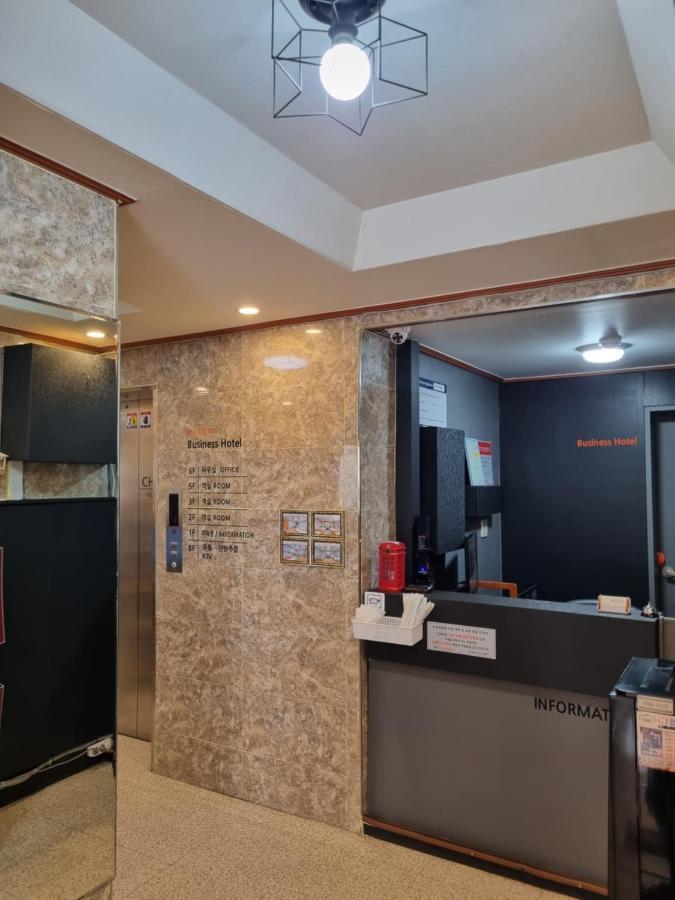 Charlie Hotel Чечжу Екстер'єр фото