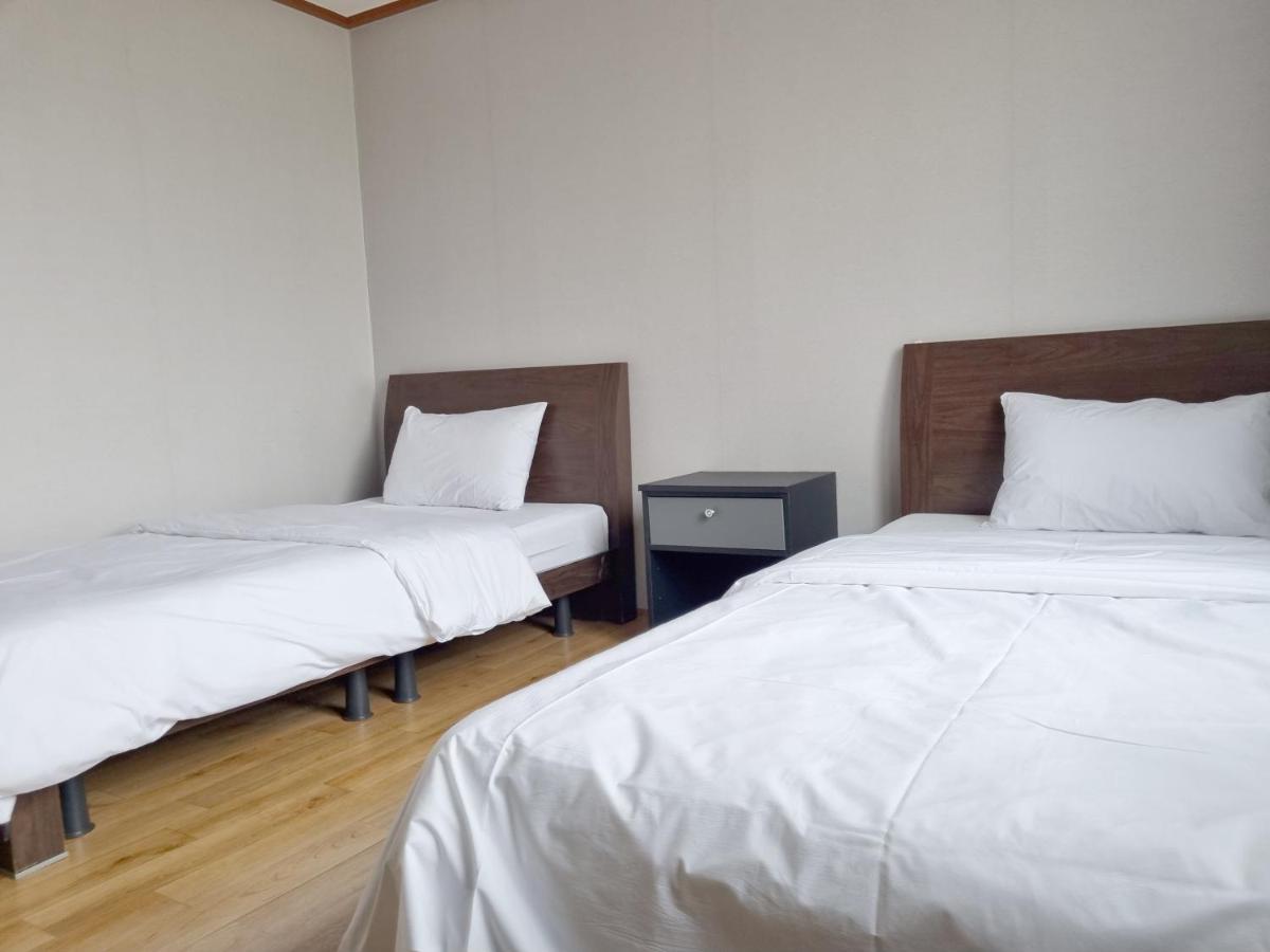 Charlie Hotel Чечжу Екстер'єр фото